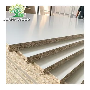 Chất Lượng E0 <span class=keywords><strong>E1</strong></span> Carb P2 12Mm 15 Mm 18Mm 4*8 Ft Đồ Nội Thất <span class=keywords><strong>Melamine</strong></span> <span class=keywords><strong>Particleboard</strong></span> Flakeboard Chipboard - Product Image 1