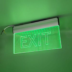 Nhà Máy Giá LED <span class=keywords><strong>Exit</strong></span> dấu hiệu, LED Đèn khẩn cấp với pin sạc, bảng điều khiển <span class=keywords><strong>Acrylic</strong></span> trong suốt với Laser pictogram - Product Image 3
