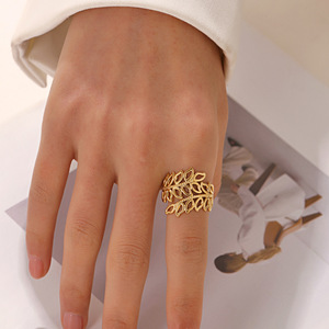 Anillo hueco exagerado de moda para mujer, anillo de diseño de hoja exagerada ajustable, bisutería de acero inoxidable al <span class=keywords><strong>por</strong></span> <span class=keywords><strong>mayor</strong></span> - Product Image 1