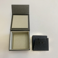 Caja de Regalo de Presentación de Joyería de Alta Gama Personalizada con Tapa Magnética, Papel Texturizado con Inserto de Terciopelo para Anillos y Collares