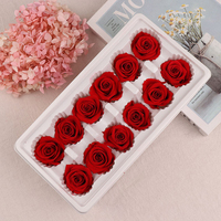 Lot de 12 roses éternelles préservées de 3-4 cm dans une boîte, pour un cadeau romantique pour la Saint-Valentin, un bouquet de mariage, une décoration d'intérieur