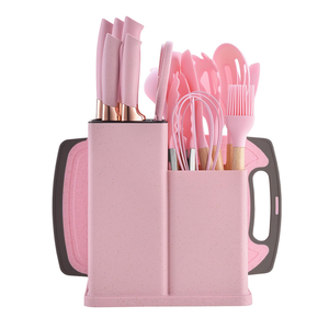 Ensemble d'ustensiles de cuisine personnalisés OEM & ODM en silicone avec manche en bois et planche à découper - Product Image 1