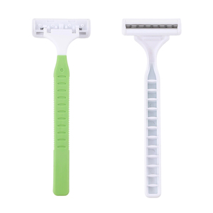 Maquinilla de Afeitar Desechable de Triple Hoja a Precio Económico con Lubricante Mejorado, Plástico y Acero Inoxidable para Uso en Rostro/Axilas/Cuerpo para Mujeres - Product Image 5