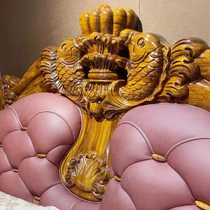 Роскошная кровать из массива дерева и кожи в китайском стиле, двуспальная кровать в новом стиле с золотой и черной отделкой для вилл и спален - Product Image 3