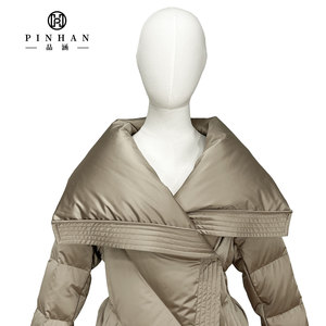 Nouveau design de mode veste en duvet pour femmes col à revers design veste en duvet de neige pour femmes de haute qualité avec ceinture - Product Image 4