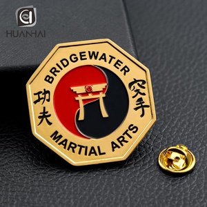 Perno personalizzato in metallo dorato con logo arti marziali smalto karate <span class=keywords><strong>club</strong></span> - Product Image 5