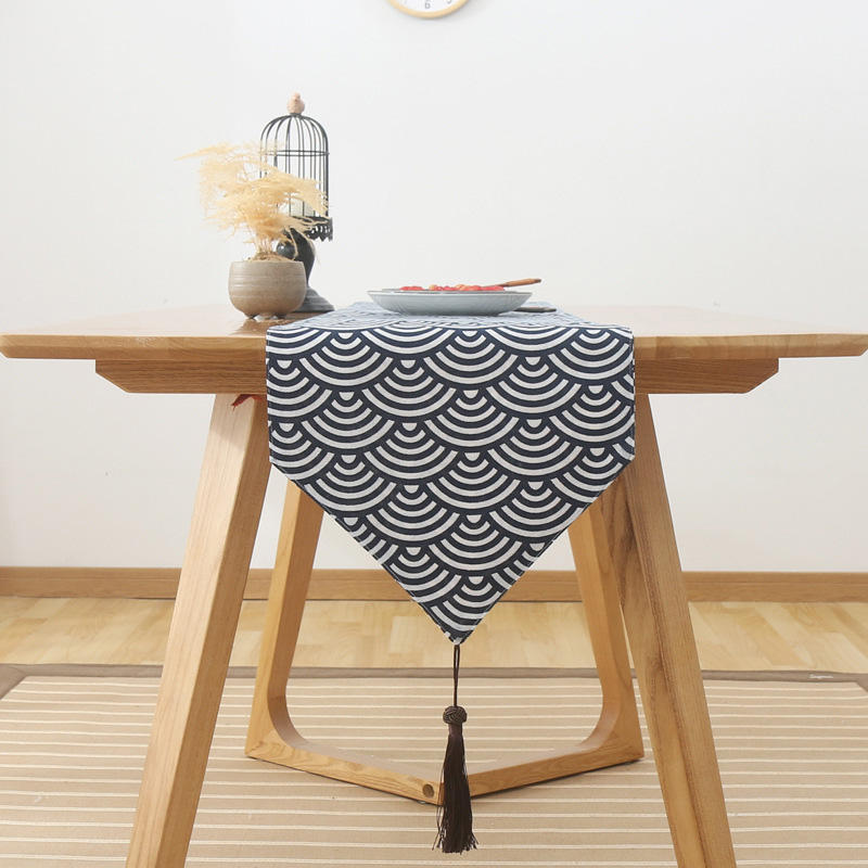 Chemin de table motif vagues style japonais