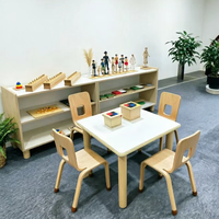 Chaise en bois pour tout-petits finition naturelle, tabouret en bois massif fait main pour salle de jeux, crèche, école maternelle, jardin d'enfants