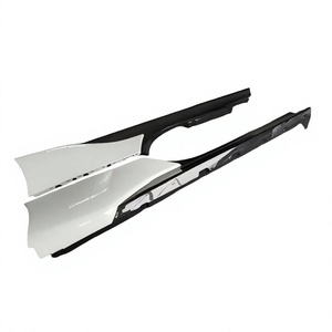 Adecuado para la modificación del Ferrari SF90, faldones laterales pequeños de fibra de carbono OEM, borde de faldón lateral de fibra de carbono. - Product Image 6