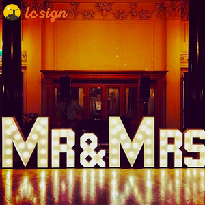 Grandi Luci a Forma di Cuore, Insegna LED '<span class=keywords><strong>Love</strong></span>', Lettere Vintage con Lampadine per Matrimonio 'Mr' o 'Mrs' - Product Image 5