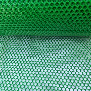 Rollo de Malla Plana Hexagonal de Plástico HDPE Verde, Red Protectora para Exteriores para Cría de Pollos y Protección de Plantas de Jardín - Product Image 5