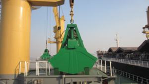 رافعة سفن بحمولة 30 طن وسعة 14 متر مكعب مع تحكم عن بعد لرفع البضائع - Product Image 2