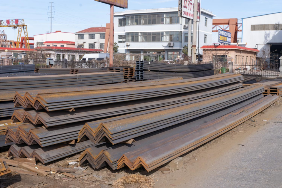 375 X 4.00 X 3.00 X 40 Angle iron supplier 375 X 4.00 X 3.00 X 40 Angle iron supplier