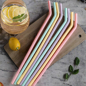 Pailles à boire en silicone incurvées pour enfants, vente chaude, qualité alimentaire, colorées, réutilisables, pour cocktails et jus d'eau - Product Image 1