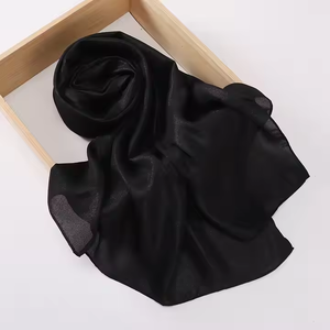 Malaysia New Women's Shimmer Satin Hijab Muslim Pearl Scarf Series Chal para el Departamento musulmán All Season Hecho de poliéster - Product Image 5