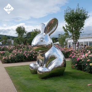 Sculpture de lapin en acier inoxydable poli sur mesure, art moderne pour les parcs publics extérieurs - Product Image 1