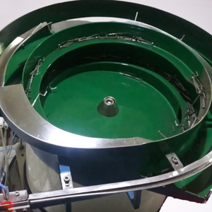 Alimentateur de pièces HUILIDE avec doublure <span class=keywords><strong>Habasit</strong></span> pour pièces humides ou huileuses - Product Image 4
