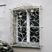 Grilles de fenêtre verticales modernes en fer forgé, barreaux de fenêtre en acier forgé, protection de sécurité extérieure pour villas, vente en gros usine