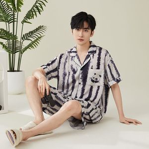 All'ingrosso da <span class=keywords><strong>uomo</strong></span> <span class=keywords><strong>pigiama</strong></span> estivo Set Cardigan con risvolto in seta di ghiaccio <span class=keywords><strong>pigiama</strong></span> da <span class=keywords><strong>uomo</strong></span> caldo <span class=keywords><strong>3</strong></span> <span class=keywords><strong>pezzi</strong></span> da <span class=keywords><strong>uomo</strong></span> a maniche corte Set <span class=keywords><strong>pigiama</strong></span> - Product Image 4