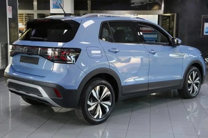 Voiture d'<span class=keywords><strong>occasion</strong></span> 2025 Volkswagen <span class=keywords><strong>T</strong></span>-<span class=keywords><strong>Cross</strong></span> Style 1.5 TSI DSG SUV prê<span class=keywords><strong>t</strong></span> à l'emploi, pas d'accident prê<span class=keywords><strong>t</strong></span> à être expédié dans le monde entier - Product Image 5