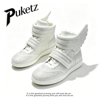 En gros, Baskets montantes à strass effet bling avec design d'aile latérale unique, fermeture auto-agrippante, chaussures de performance, OEM disponible