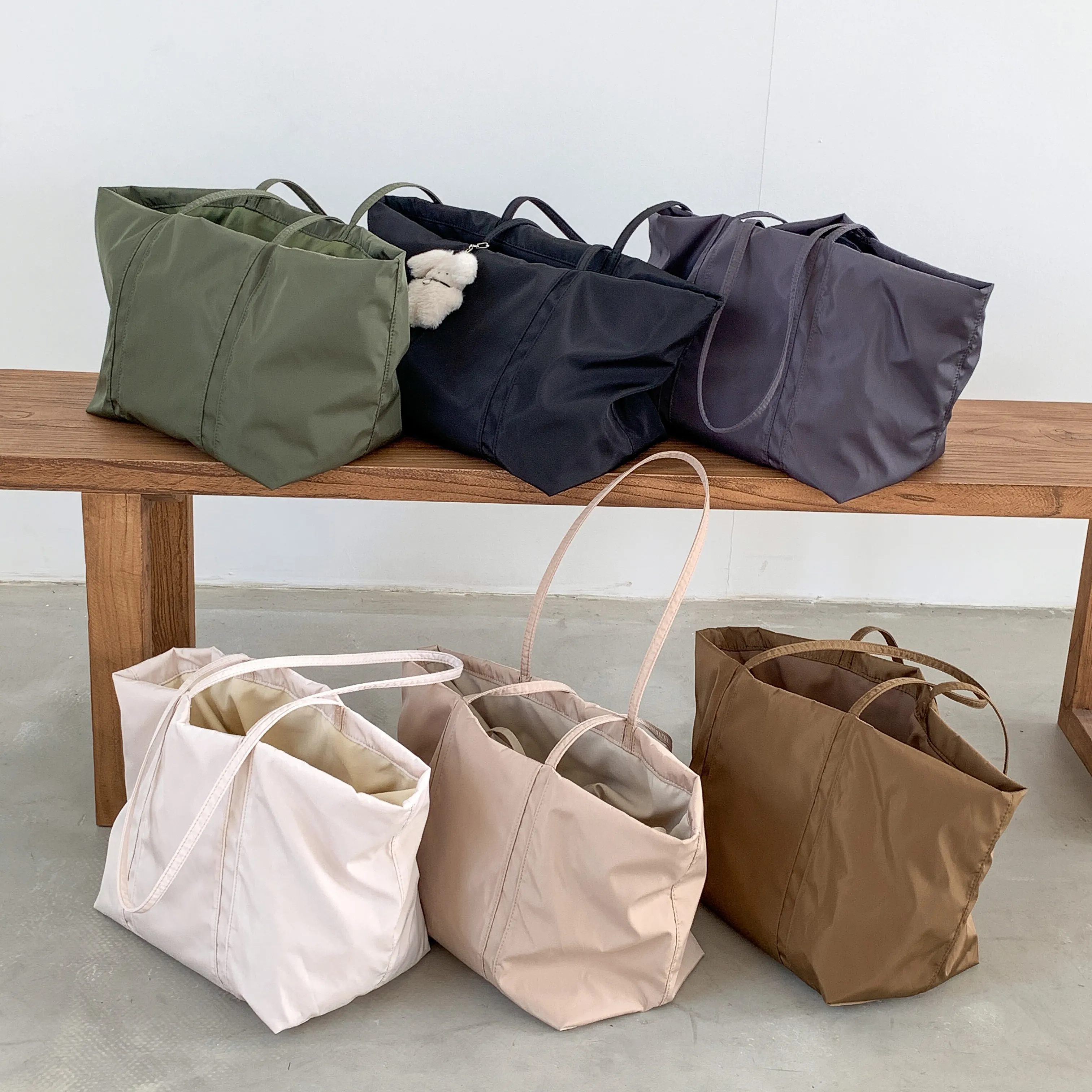 Personnalisé Simple Vente en gros Mode Grande Capacité Fermeture à Cordon Nylon Léger Sac à Main Fourre-Tout Shopper Sac de Voyage pour les femmes