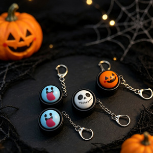 Nouveau porte-clés promotionnel citrouille fantôme d'Halloween avec lumière LED, jouet à presser anti-stress pour la décoration de sac à dos - Product Image 1