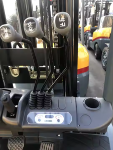 Chariot élévateur à essence GPL 3 tonnes Nouveau design avec certification CE ISO CPCD pour la construction agricole fabriquée en Chine - Product Image 4