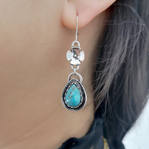 Orecchini Vintage a Goccia con Fiori e Accenti Colorati, Accessori di Moda in Stile Etnico per Donne - Product Image 2