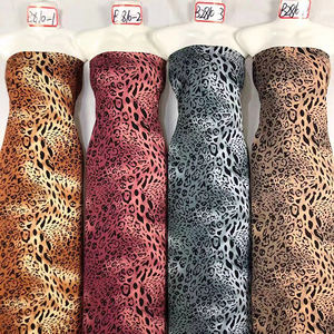 Ucuz fiyat rayon düz dokuma reaktif baskı 100% rayon challis baskılı kumaş rulo özel baskı kadınlar için etek/bayan elbise - Product Image 3