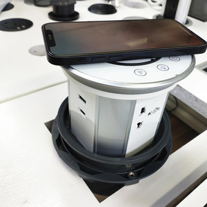 Enchufe Eléctrico Inteligente con Carga Inalámbrica Universal IP65, Motorizado, Automático, Retráctil, para Hogar, Oficina y Cocina - Product Image 4