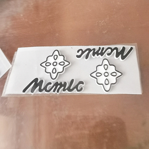 Recién llegado, etiqueta privada de silicona para bebé, pegatina de transferencia de calor elevada, goma 3D para <span class=keywords><strong>ropa</strong></span>, parche con logotipo, silicona de Pvc para cuero - Product Image 5