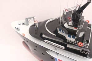 Modèle de bateau de sauvetage Abeille Bourbon en bois artisanal de qualité supérieure GIA NHIEN, navire de soutien offshore moderne à l'effigie d'un bateau de sauvetage - Product Image 5