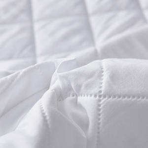 Couvre-matelas d'hiver épais et chaud rembourré TPU imperméable pour lit de bébé Surmatelas matelassé 1PC Tapis de protection pour lit - Product Image 4