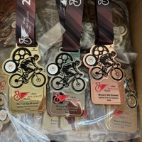 Ruban de médaille personnalisé OEM, cordon en polyester, impression couleur intégrale pour la course à pied, le cyclisme, les sports scolaires