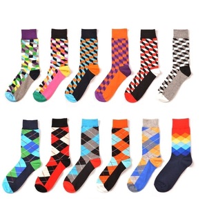 ملابس قطنية مضحكة للرجال بتصميم ملون ملابس رجالية غير رسمية جوارب عيد الميلاد فستان مخصص للبيع بالجملة محبوك 41-46 - Product Image 6