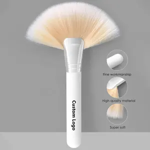 Logotipo personalizado Fan Shape Maquiagem Escova Branco Handle Multi-Color Cabelo Rosto Facial Blush Powder Foundation Brushes Face Mask Brush
