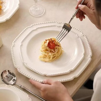Assiette à soupe ronde en porcelaine blanche de luxe, de haute qualité, au design minimaliste moderne, résistante au micro-ondes, pour restaurant