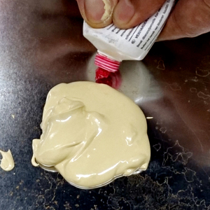 BOSSBON <strong>2k</strong> Putty Repair High Quality Metallic Polyester Putty Light Weight Body <strong>Filler</strong> Easy to Polish - Product Image 6