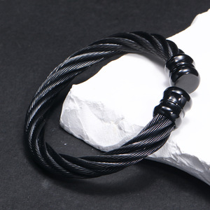 Bracelet Homme Domdomous Hop Accessoires Fabricants En Gros Personnalité En Acier Inoxydable Enroulement C-type Titane Tendance Rétro - Product Image 3