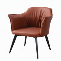 Fauteuil de salon moderne en cuir plissé avec accents, fauteuil baquet avec pieds en métal, mobilier pour salon et hôtel