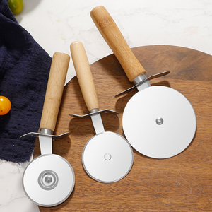 Bánh xe duy nhất bánh <span class=keywords><strong>pizza</strong></span> cắt với tay cầm bằng gỗ thép không gỉ tròn Pie <span class=keywords><strong>Cutter</strong></span> dao bánh <span class=keywords><strong>Pizza</strong></span> công cụ loại bánh <span class=keywords><strong>Pizza</strong></span> vỏ - Product Image 3