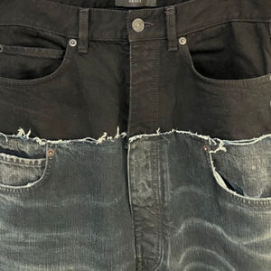 Jeans de mezclilla de doble capa personalizados para hombre, con borde sin rematar, efecto desgastado, lavado ácido, estilo streetwear Y2K, de pierna ancha - Product Image 3