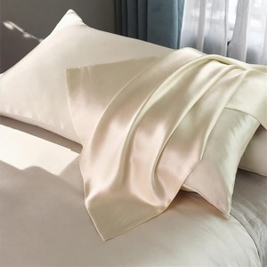 Best Gift to Give for Anniversary: 5 Silk Pillowcase Picks
