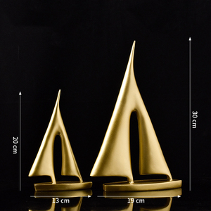 Figurine en résine à thème anime, style modèle peint à la main, pour cadeau d'ouverture, décoration de Noël, vente en gros - Product Image 1