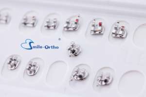 Paquet de carte d'attelle dentaire de vente chaude support en métal orthodontique Mini support Roth/MBT/Edgwwise 022/018 prix d'usine de fente - Product Image 3