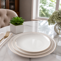 Assiette en porcelaine blanche de haute qualité avec bord doré, vaisselle en céramique pour accessoires de table de restaurant