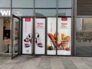 <span class=keywords><strong>Prix</strong></span> usine autocollant de sol antidérapant écologique Indication décorative décalcomanies en vinyle étanche baiser coupe PVC résistant aux UV - Product Image 3