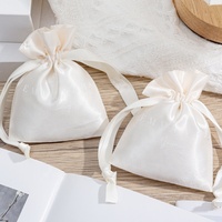 Vente en gros Cadeau avec cordon de serrage Sac en satin de soie de haute qualité Sac en satin couleur champagne avec logo personnalisé