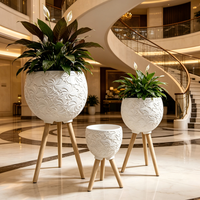 Ensemble de pots à fleurs modernes en fibre d'argile de 3 tailles avec pieds en bois, design sculpté sur mesure, pour la maison et l'intérieur/extérieur